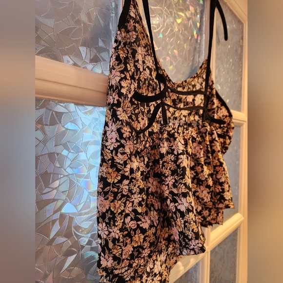 L.A. HEARTS Floral Caged Back Crop Tank Top - Picture 6 of 6